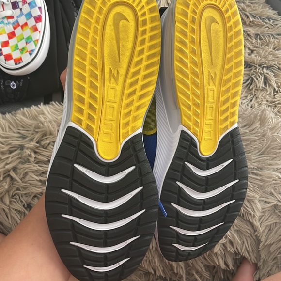 Nike - Picture 2 of 2